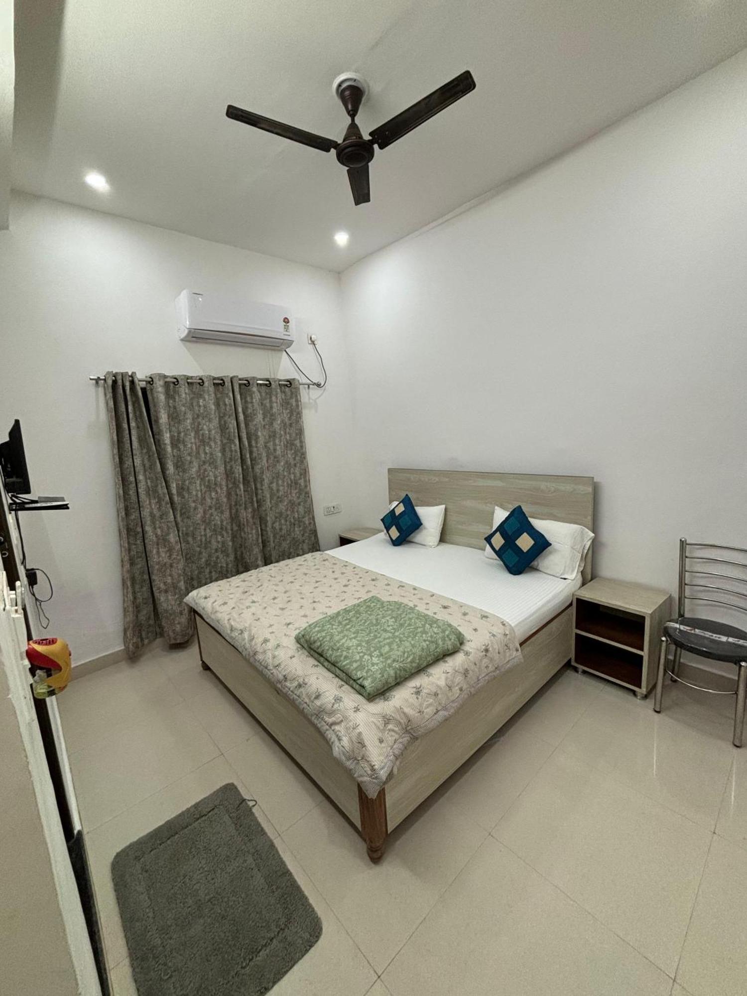 5 Petals Hotel Varanasi Cameră foto
